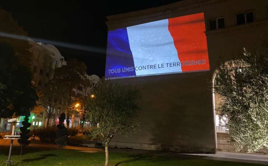 Dom Stjepana Kosače u Mostaru u bojama zastave Francuske